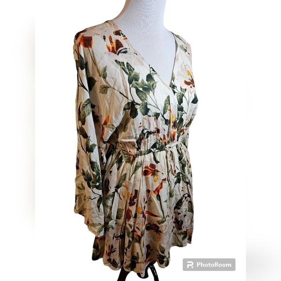 Love Riche Dresses & Skirts - Loveriche floral dress size med.
